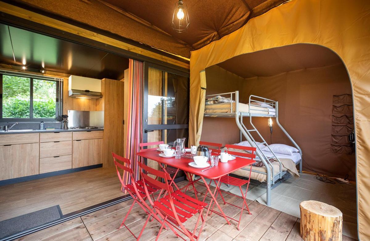 Huttopia De Roos Stegeren Kamer foto